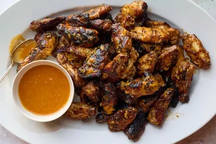 Grilled Chicken Wings with Poussin Sauce