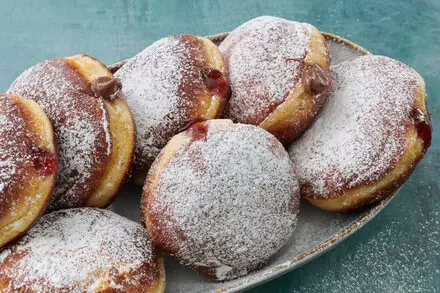Pączki: A Traditional Polish Jam-Filled Doughnut Recipe