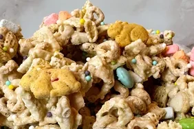 No-Bake Festive Easter Snack Mix