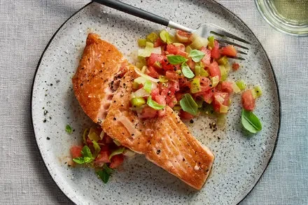Sautéed Salmon With Leeks and Tomatoes